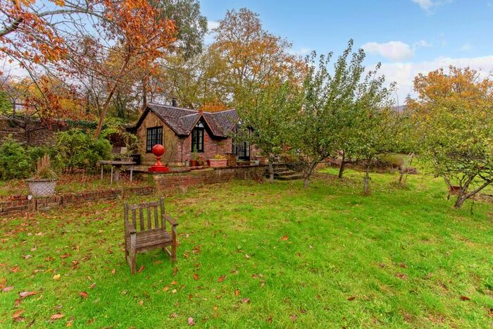 1 Bedroom Flat To Rent In Vann Lane, Hambledon, Godalming, GU8