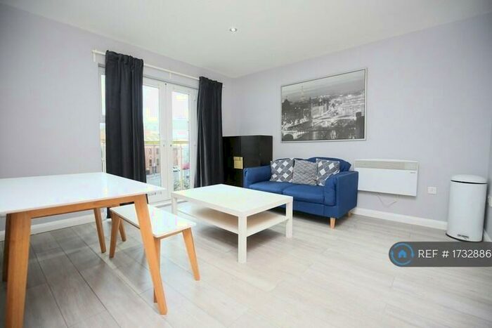 2 Bedroom Flat To Rent In Bodiam Hall, Coventry, CV1