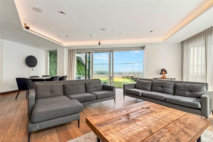 3 Bedroom Flat To Rent In Canaletto Tower, City Road, EC1V