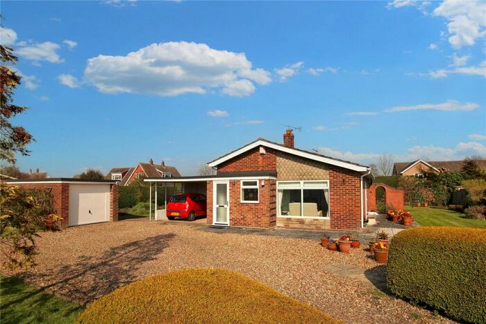 3 Bedroom Bungalow For Sale In Kingswood Close, Brooke, Norwich, Norfolk, NR15