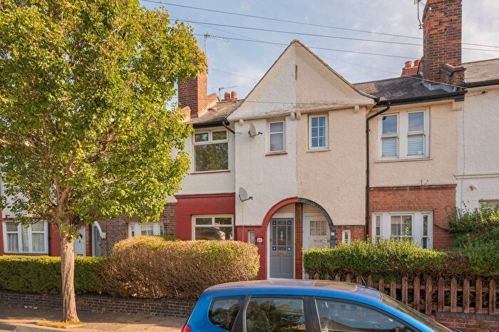 3 Bedroom Terraced House For Sale In Derinton Road, Tooting Bec, London, SW17