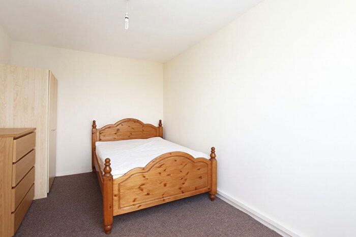 5 Bedroom Flat To Rent In Carlton Vale, London, NW6