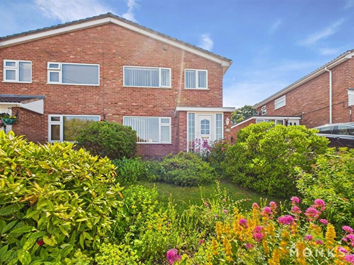 3 Bedroom Semi-detached House For Sale In Walnut Drive, Shrewsbury, SY1