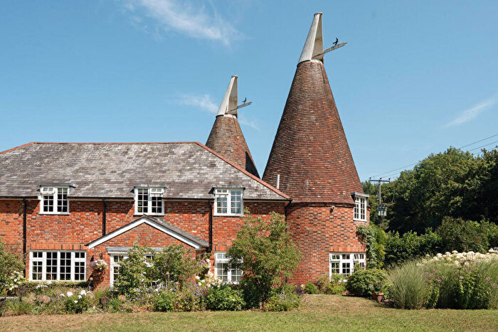 6 Bedroom Detached House For Sale In The Roundels, ME19
