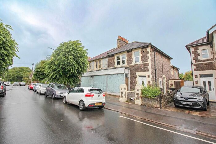 2 Bedroom Flat For Sale In Whitecross Road, Weston-Super-Mare, BS23