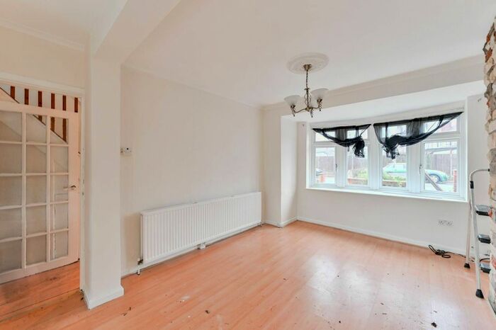 3 Bedroom Semi-Detached House To Rent In Charlton Road, London, Edmonton, London, N9