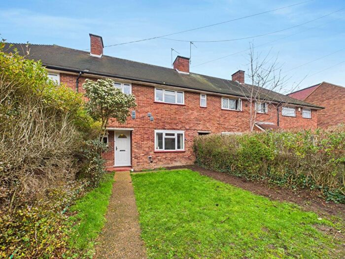 3 Bedroom Terraced House For Sale In Sparrow Farm Drive, Feltham, Middlesex, TW14