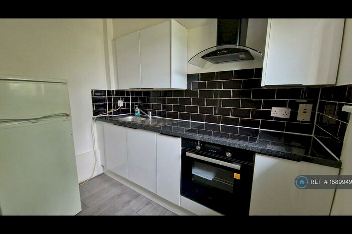 1 Bedroom Flat To Rent In Gower Street, Oldham, OL1