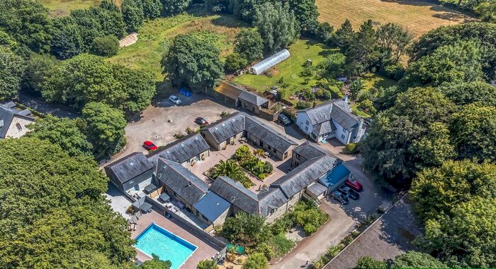 1 Bedroom Terraced House For Sale In Penwarne Road, Mawnan Smith, Falmouth, TR11