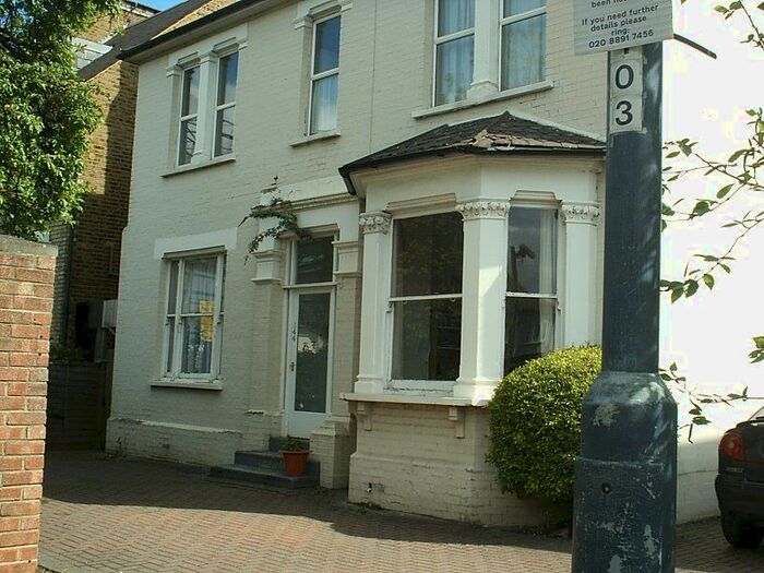 1 Bedroom Flat To Rent In Whitton Road, Twickenham, Twickenham, TW1