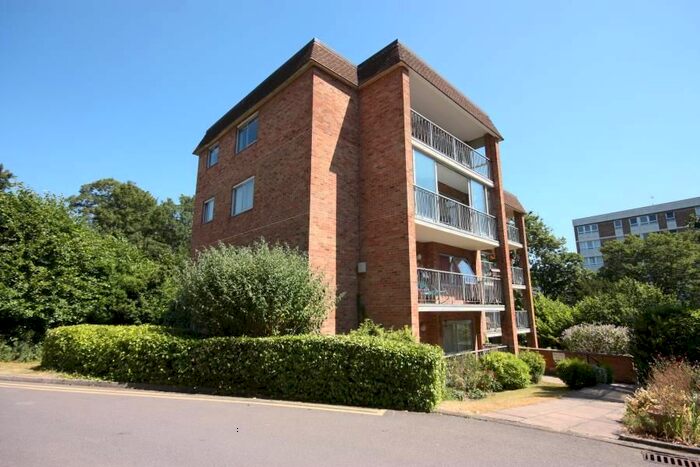 2 Bedroom Flat To Rent In West Mount, The Mount, Guildford, GU2