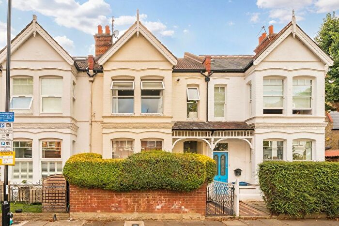2 Bedroom Flat For Sale In Compton Crescent, Chiswick, W4