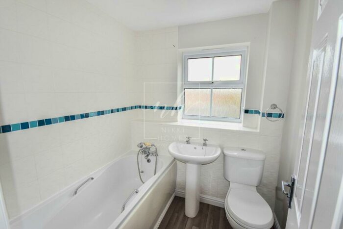 3 Bedroom Terraced House For Sale In Lloyds Way, Stratford-upon-Avon, CV37