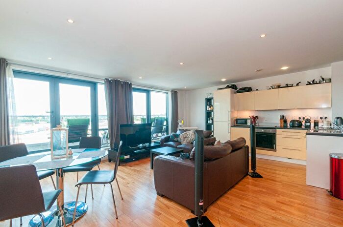 2 Bedroom Flat To Rent In Skinner Lane, Leeds, LS7
