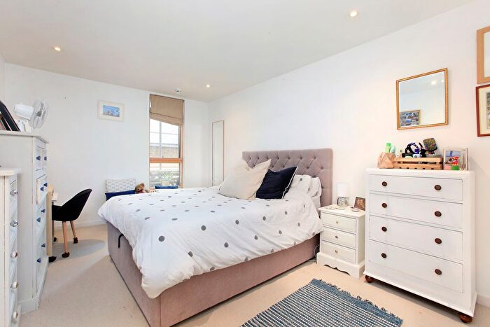 1 Bedroom Flat For Sale In Hardwicks Square, Wandsworth, SW18