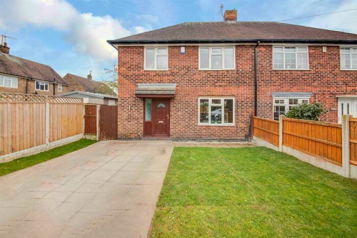 3 Bedroom House To Rent In Cedar Road, Hucknall, NG15