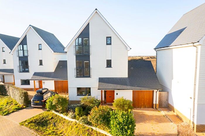 5 Bedroom Detached House For Sale In Dunstall Lane, Romney Marsh, TN29