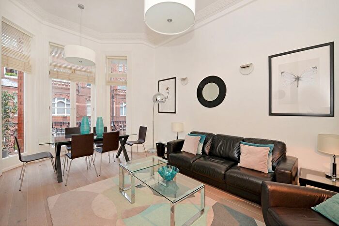 2 Bedroom Flat To Rent In Draycott Place, Kensington And Chelsea, London, SW3