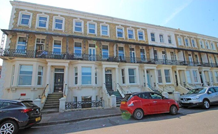 2 Bedroom Flat For Sale In Sea View Terrace, Margate, Kent, CT9