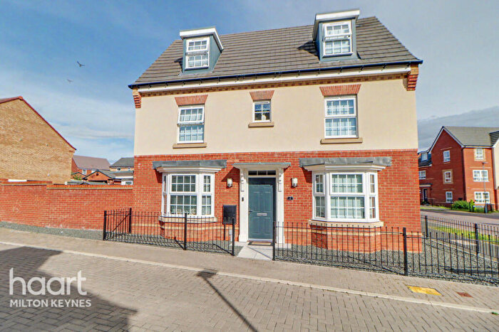 4 Bedroom Detached House For Sale In Flora Garden, Fairfields, MK11