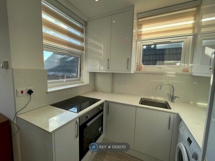 1 Bedroom Flat To Rent In Wordsworth Place, London N8