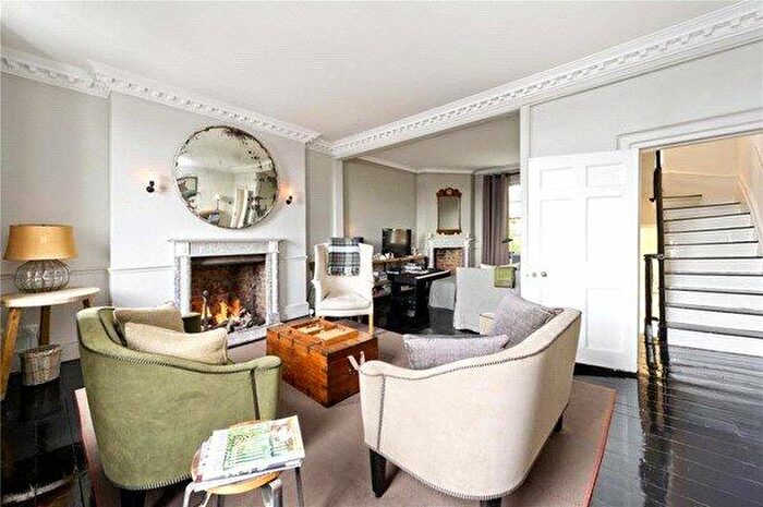 4 Bedroom House To Rent In Cheyne Walk, Chelsea, London, SW10