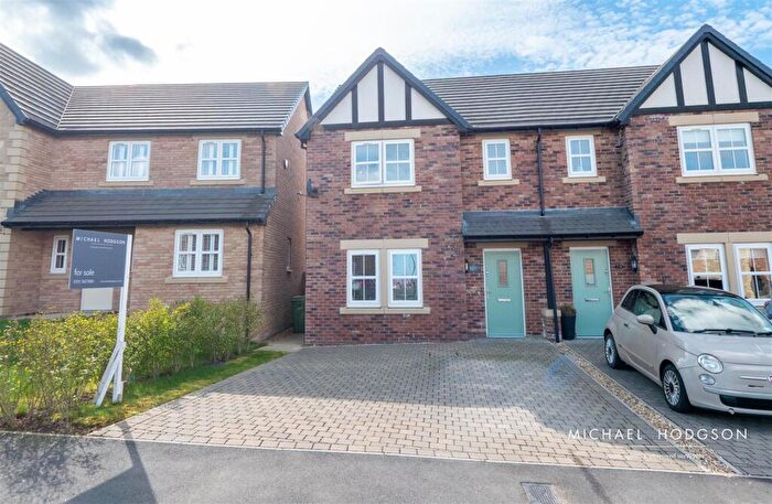 3 Bedroom Semi-Detached House For Sale In Greenchapel Way, Potters Hill, Sunderland, SR3