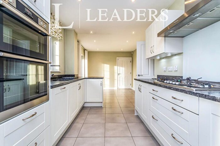 4 Bedroom Detached House To Rent In Woodlands Close, Merstham, RH1