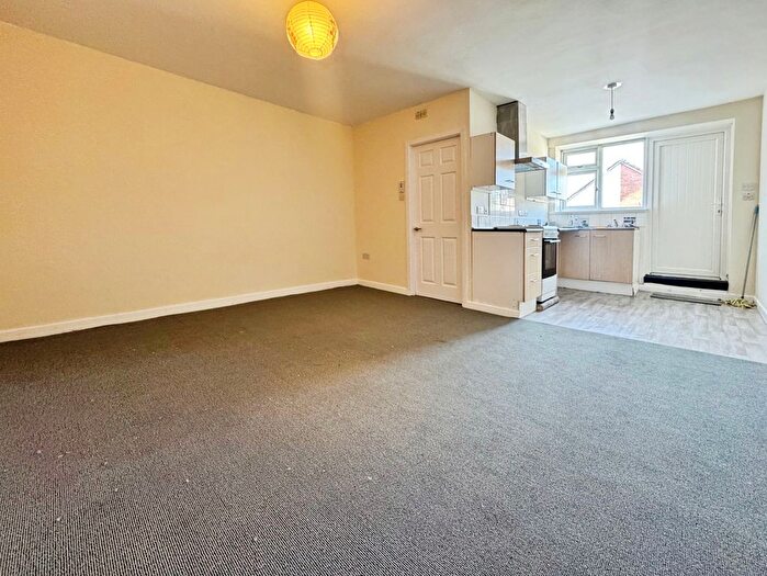 1 Bedroom Flat To Rent In Higher Market Street, Farnworth, Bolton, BL4