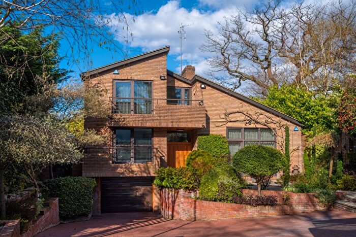 3 Bedroom Detached House For Sale In West Heath Road, London, NW3