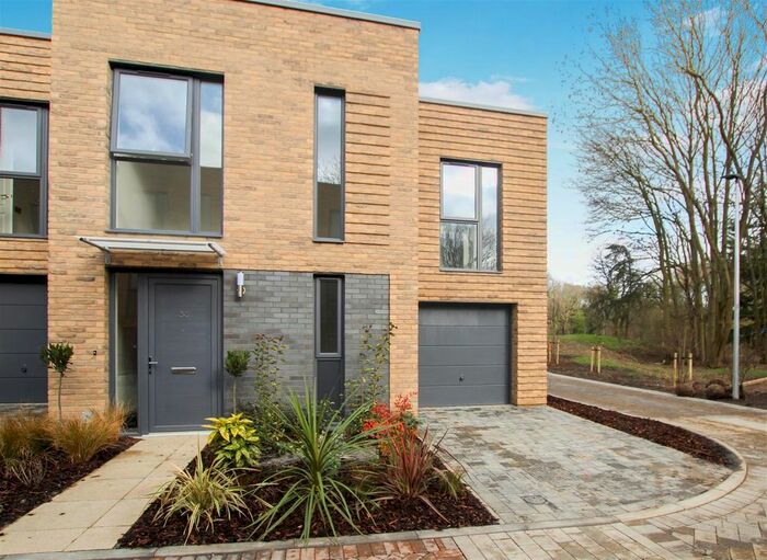 3 Bedroom Property To Rent In Falcon Drive, Brentwood, CM13