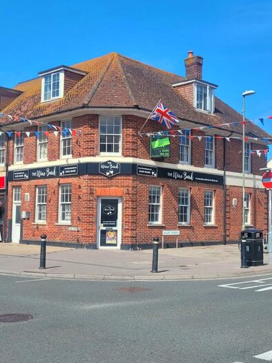 2 Bedroom Apartment To Rent In Pier Street, Lee-On-The-Solent, Hampshire, PO13