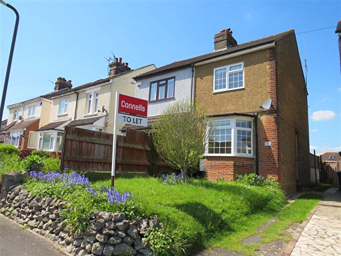 2 Bedroom Property To Rent In Larkfield, ME20