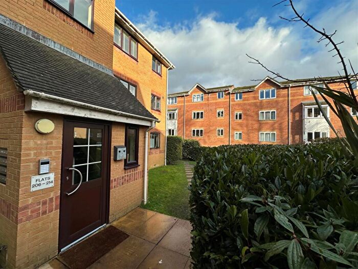1 Bedroom Flat To Rent In Ascot Court, Aldershot, GU11