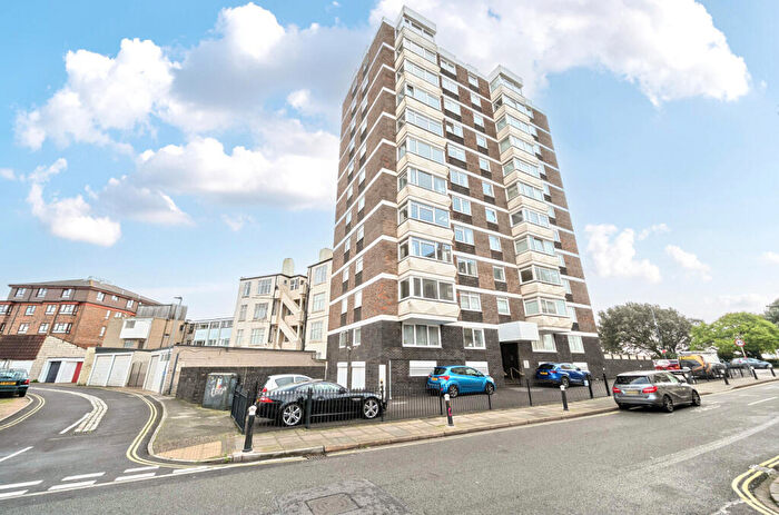 2 Bedroom Flat For Sale In South Parade, Southsea, Hampshire, PO5