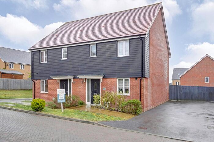 3 Bedroom Semi-Detached House For Sale In Millstone Drive, Hailsham, BN27