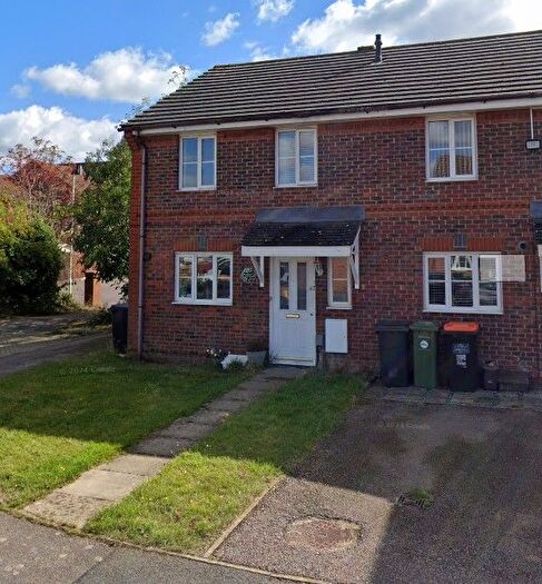 3 Bedroom Property To Rent In Willoughby Close, Dunstable, LU6