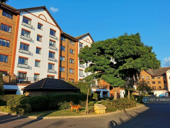 1 Bedroom Flat To Rent In Regents Court, Kingston Upon Thames, KT2