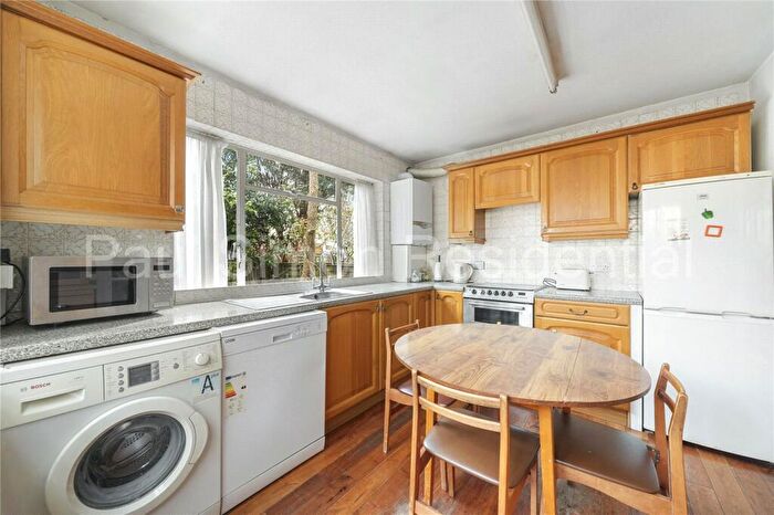 3 Bedroom Terraced House For Sale In Warwick Gardens, Harringay, London, N4