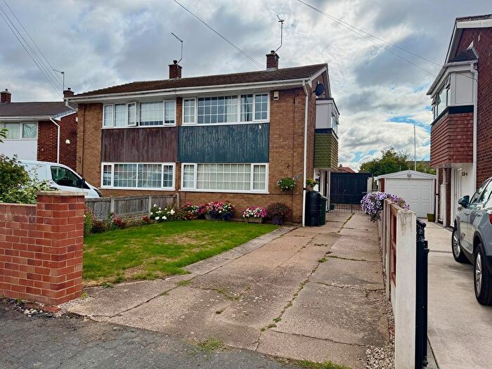 3 Bedroom Semi Detached House For Sale In Thompson Nook, Hatfield, Doncaster, DN7