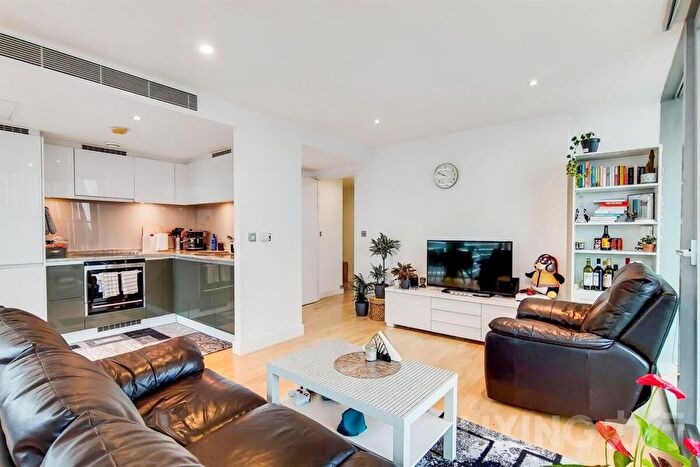 2 Bedroom Flat For Sale In Landmark East Tower, Marsh Wall, Canary Wharf, E14