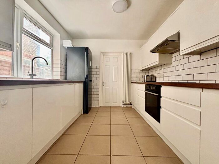 3 Bedroom Terraced House To Rent In St. Johns Road, Gillingham, ME7
