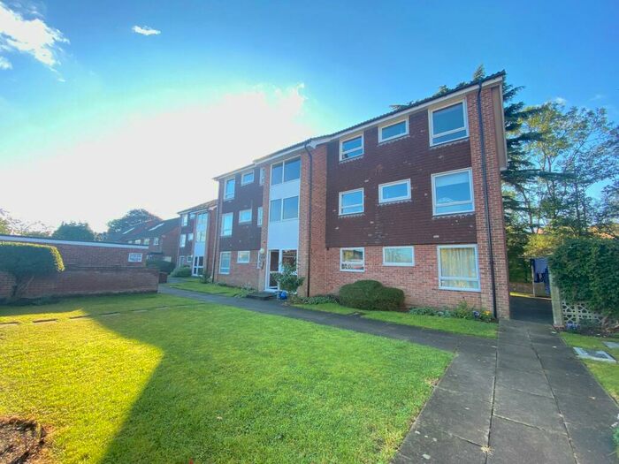 2 Bedroom Flat To Rent In Piggotts Road, Caversham, RG4