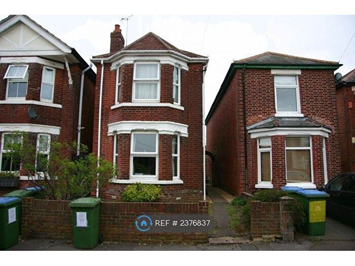 3 Bedroom Detached House To Rent In Englefield Road, Southampton, SO18