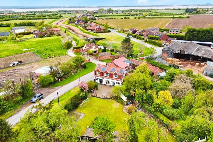 4 Bedroom Semi-Detached House For Sale In Ferry Road, Barrow Haven, Lincolnshire, DN19