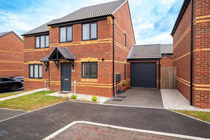 3 Bedroom Semi-Detached House For Sale In Sunshine Place, Blackhall Colliery, TS27