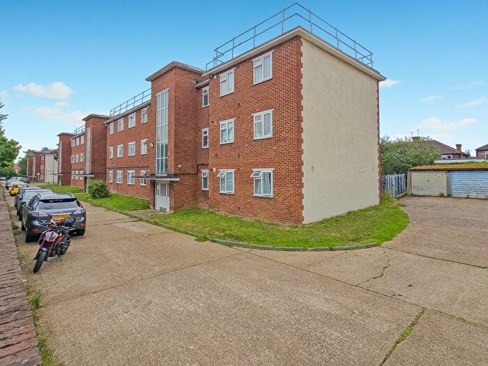 2 Bedroom Flat For Sale In Greenford Road, Greenford, UB6