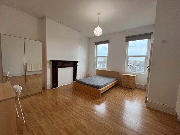 1 Bedroom Flat To Rent In Clarendon Road, Leeds, LS2