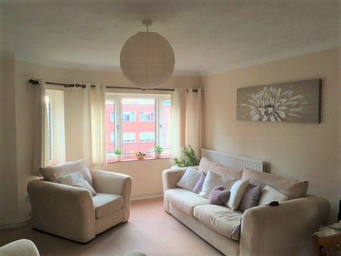 2 Bedroom Flat To Rent In Abbey Court, Norwich, NR1