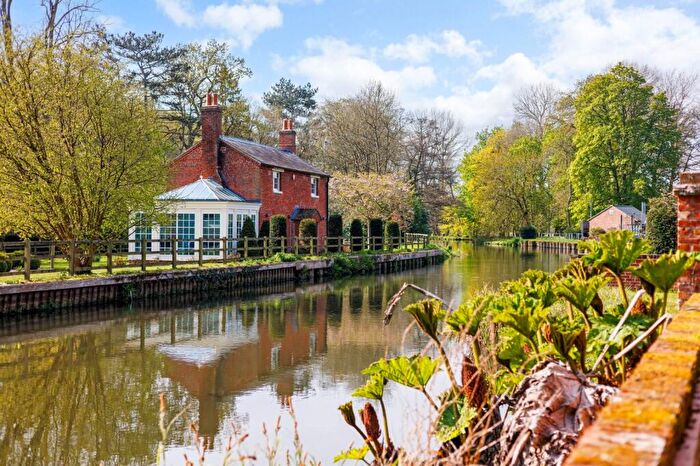 9 Bedroom Detached House For Sale In Theale, Reading, West Berkshire, RG7